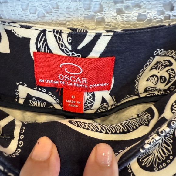 Oscar de la Renta Floral Navy and White Cropped Slacks - Picture 2 of 6